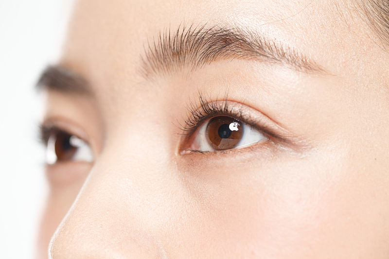 比特币突破12.2万美元逼近历史高位，机构资金流入推动加密市场涨势